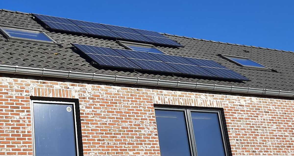 Realisatie 8x REC zonnepanelen 365 Wp Alpha Series (2.920 Wp) met Huawei hybride omvormer SUN2000-3KTL-L1 te Haacht